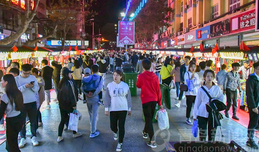 李村夜市繁华盛景，夜市的魅力与活力探索