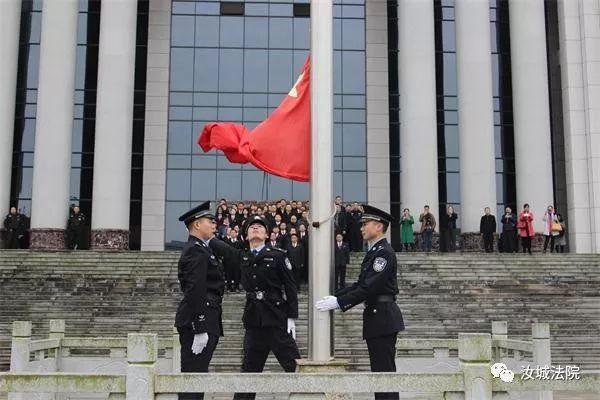 中国宪法最新要闻，迈向完善现代化法治道路